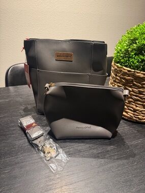 🇺🇸🎉Montana West Gray Tote & Cosmetic Pouch Set
